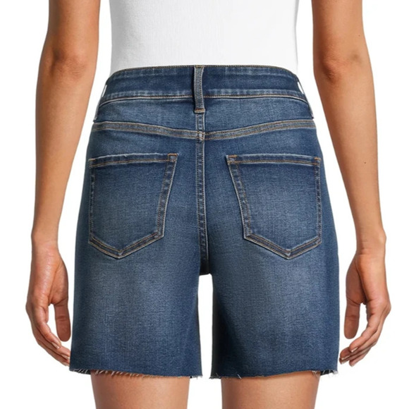 Time and Tru Womens Mid Rise Raw Hem Shorts Medium Wash Size 20 - Picture 7 of 7